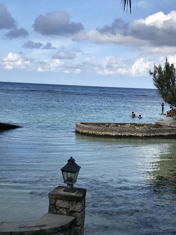 Alexanders Penthouse On The Beach Ocho Rios Ngoại thất bức ảnh