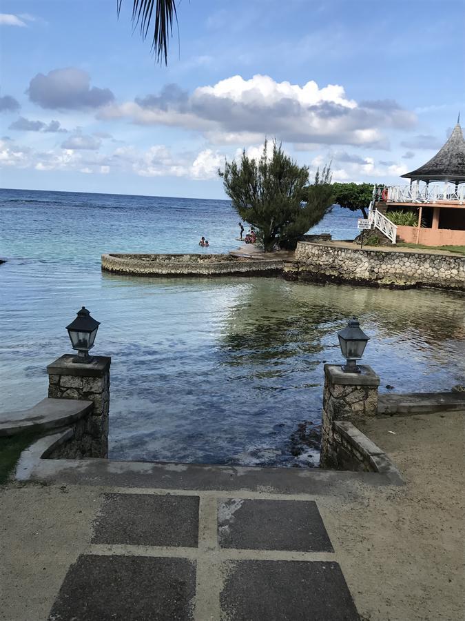 Alexanders Penthouse On The Beach Ocho Rios Ngoại thất bức ảnh